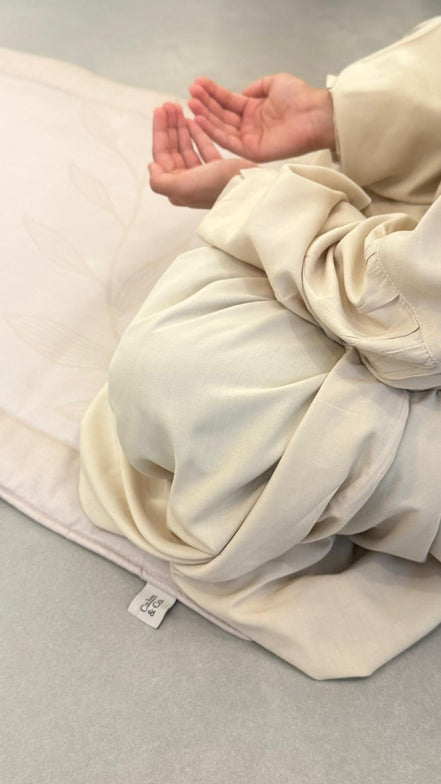 Beige Prayer Set